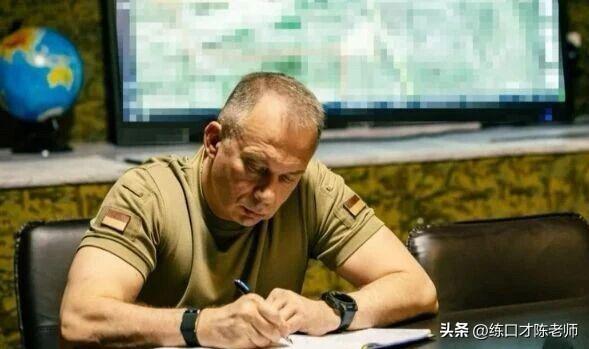 西尔斯基是不可多得的军事统帅，全球能指挥百万大军的屈指可数！希尔斯基将军乌克兰军