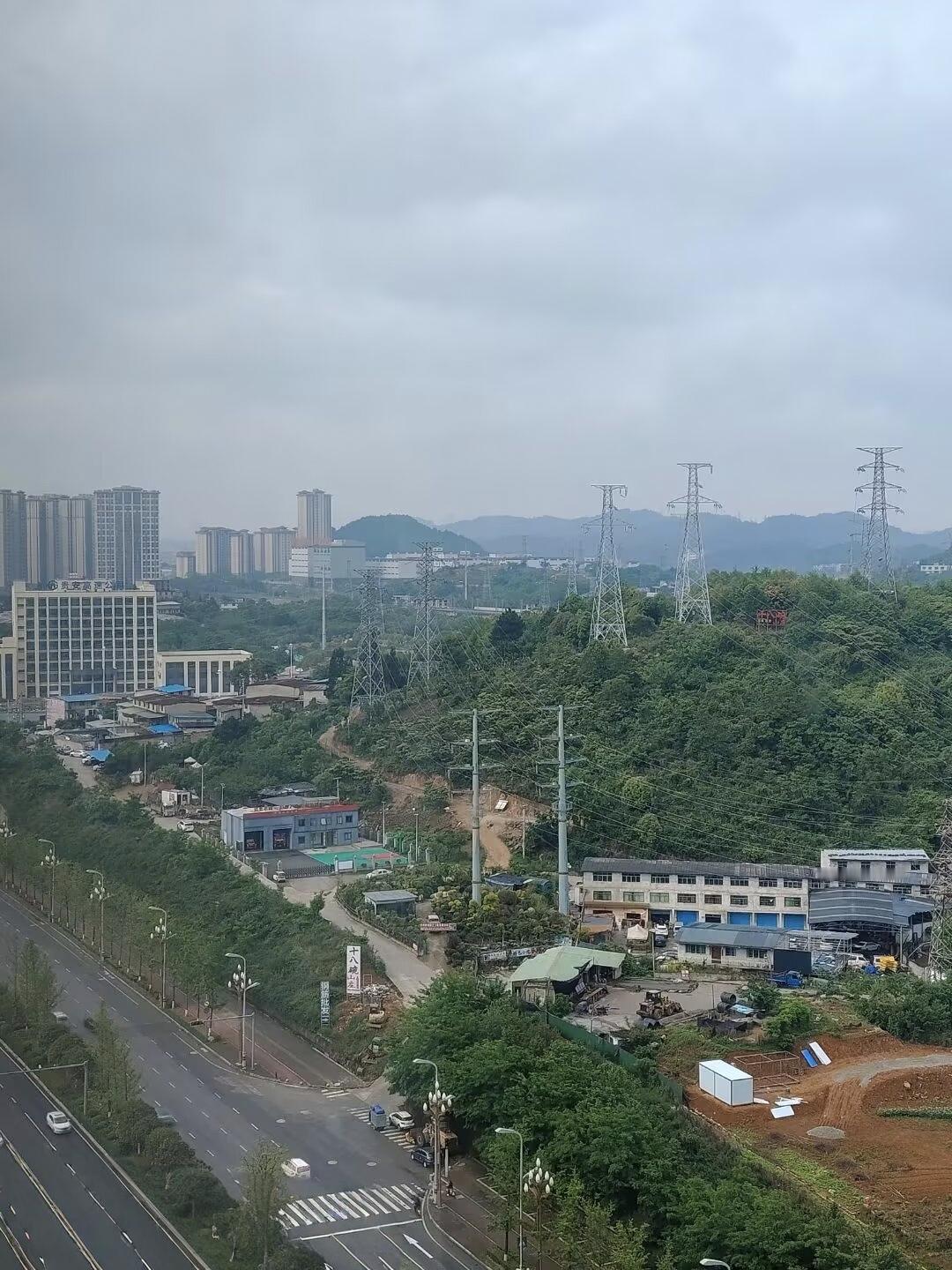 日子翻山越岭，岁月磨平棱角，不知不觉，半生已过。

回头望去，那些曾经耿耿于怀的