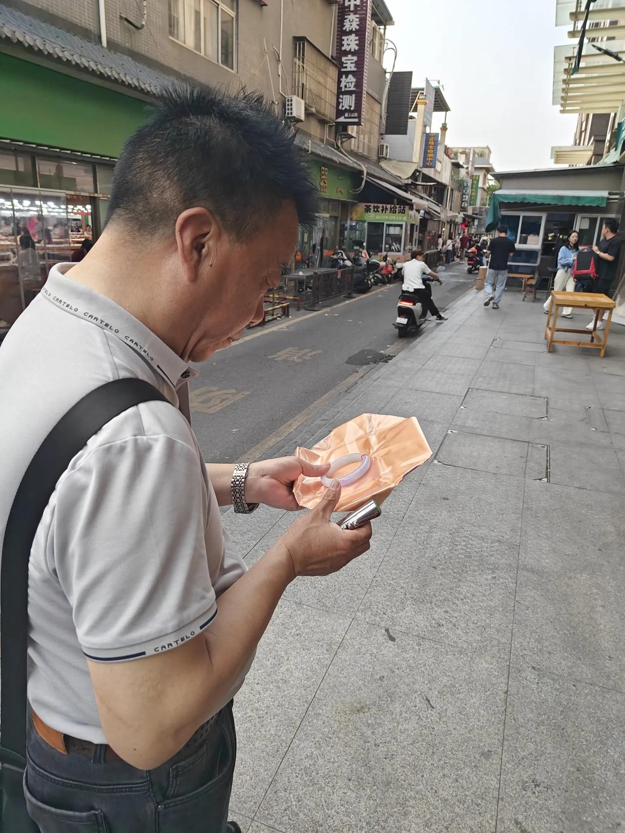 1. “我这个有‘缘’” —— 缘你个头，如果商家跟你谈缘，就是跟你谈钱，而且还