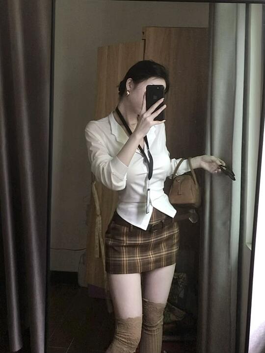 今天的气质美女感是白衬衫给的！