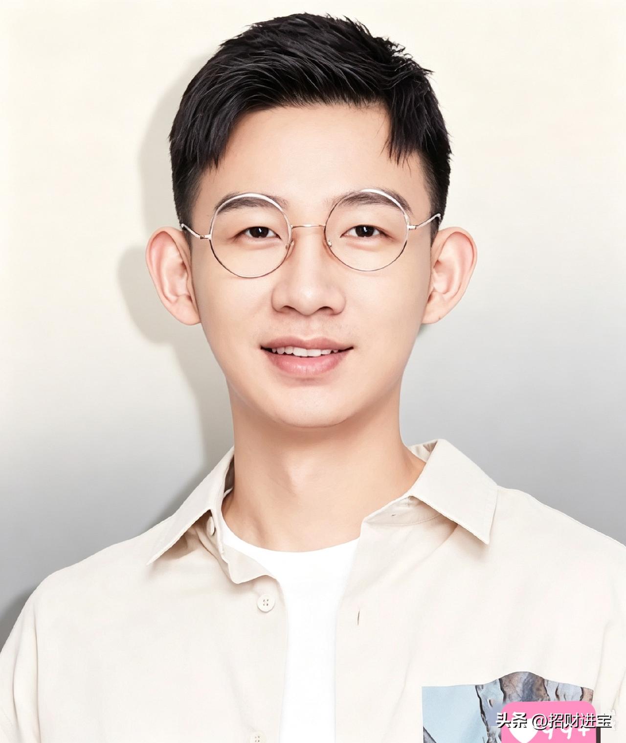 “北大学霸”刘嘉森语出惊人：我的同学里，父母有钱有势的大有人在，父母是博士、硕士