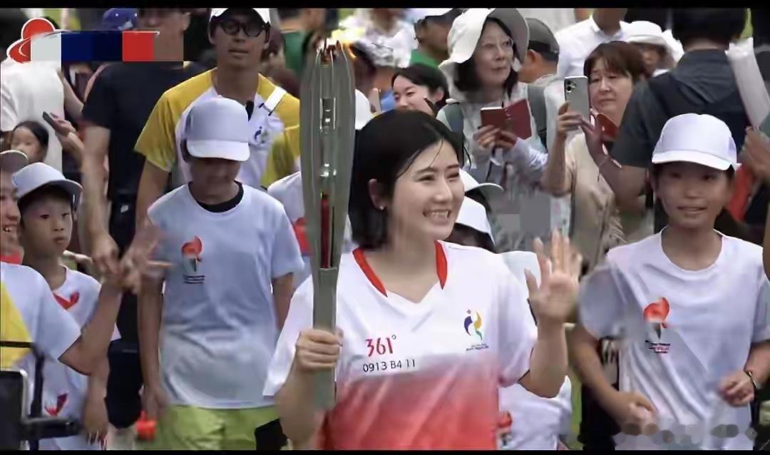 37岁福原爱担任亚运会火炬手 生三胎仅半年状态恢复 笑容明媚似少女 ​​​