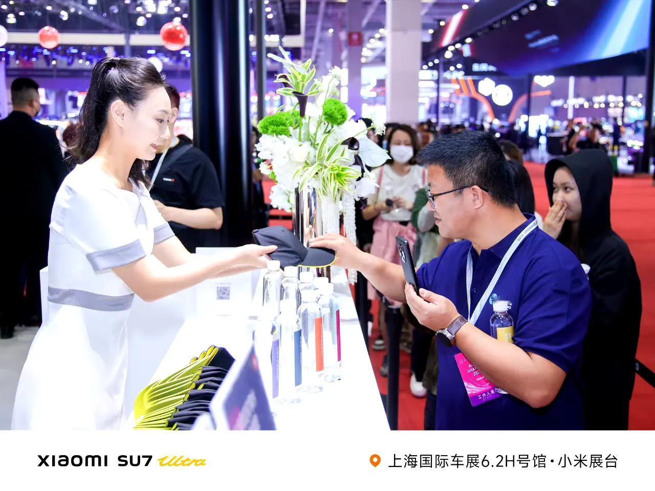小米汽车热度重新要回来了呀，上海车展第一天，小米汽车官方连发7条动态。加上现场矿