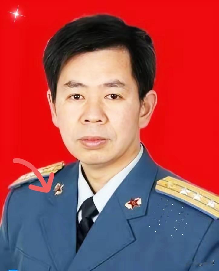 敌人的炮管都快怼到脸上了，
咱们的人居然还在翻书查国际法？这两天刷到戴旭大校讲的