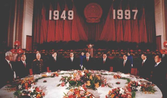 1997年9月30日，庆祝中华人民共和国成立48周年招待会在北京人民大会堂举行。