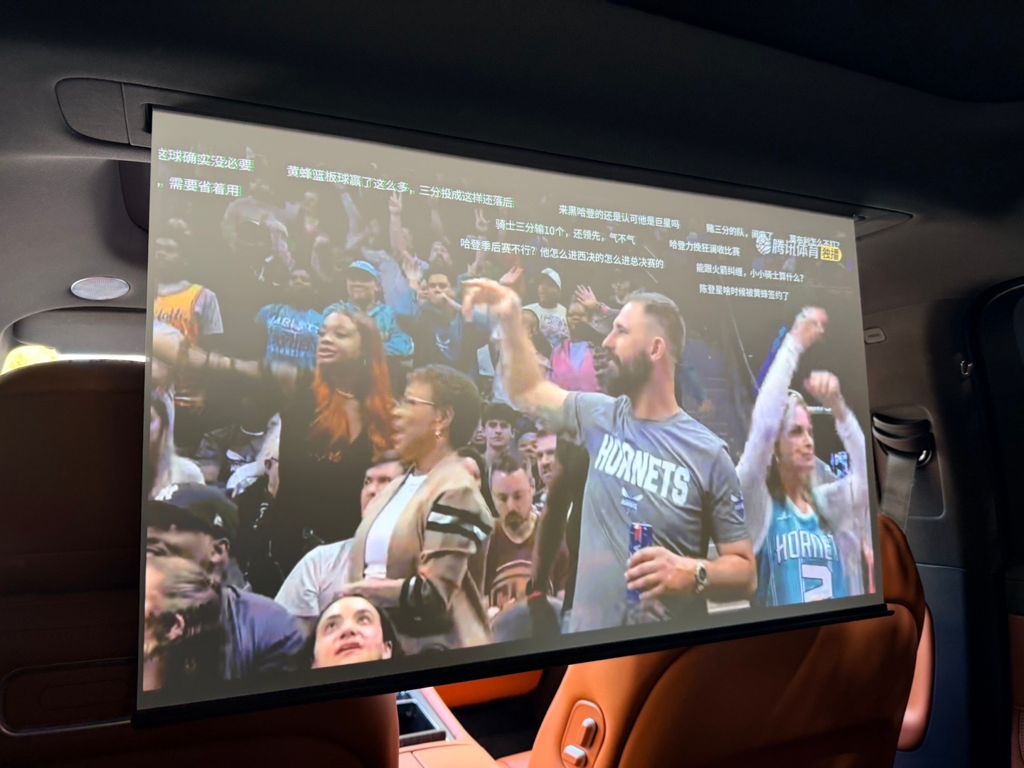 今天迎财神上午我在车里看了骑士对黄蜂M9 投影看的 