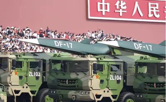 日本现在，除了东京电视台，所有电视台都在报道，中国在日本近海布置了100多艘各式