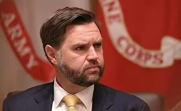 万斯这个人，实在不经扒

因为一扒你就会发现，他位于俄亥俄州辛辛那提的私人住宅，