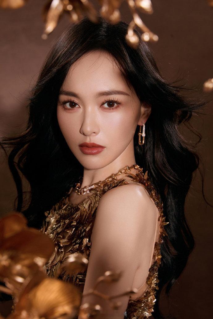 不知道时装周的唐嫣很曼妙唐嫣确认出席米兰时装周 赴一场米兰的时尚之约！唐嫣的优雅