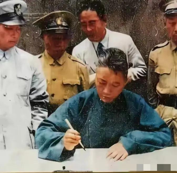 1947年4月21日，上海提篮桥监狱一声枪响，伪浙江省政府主席傅式说应声倒地。临