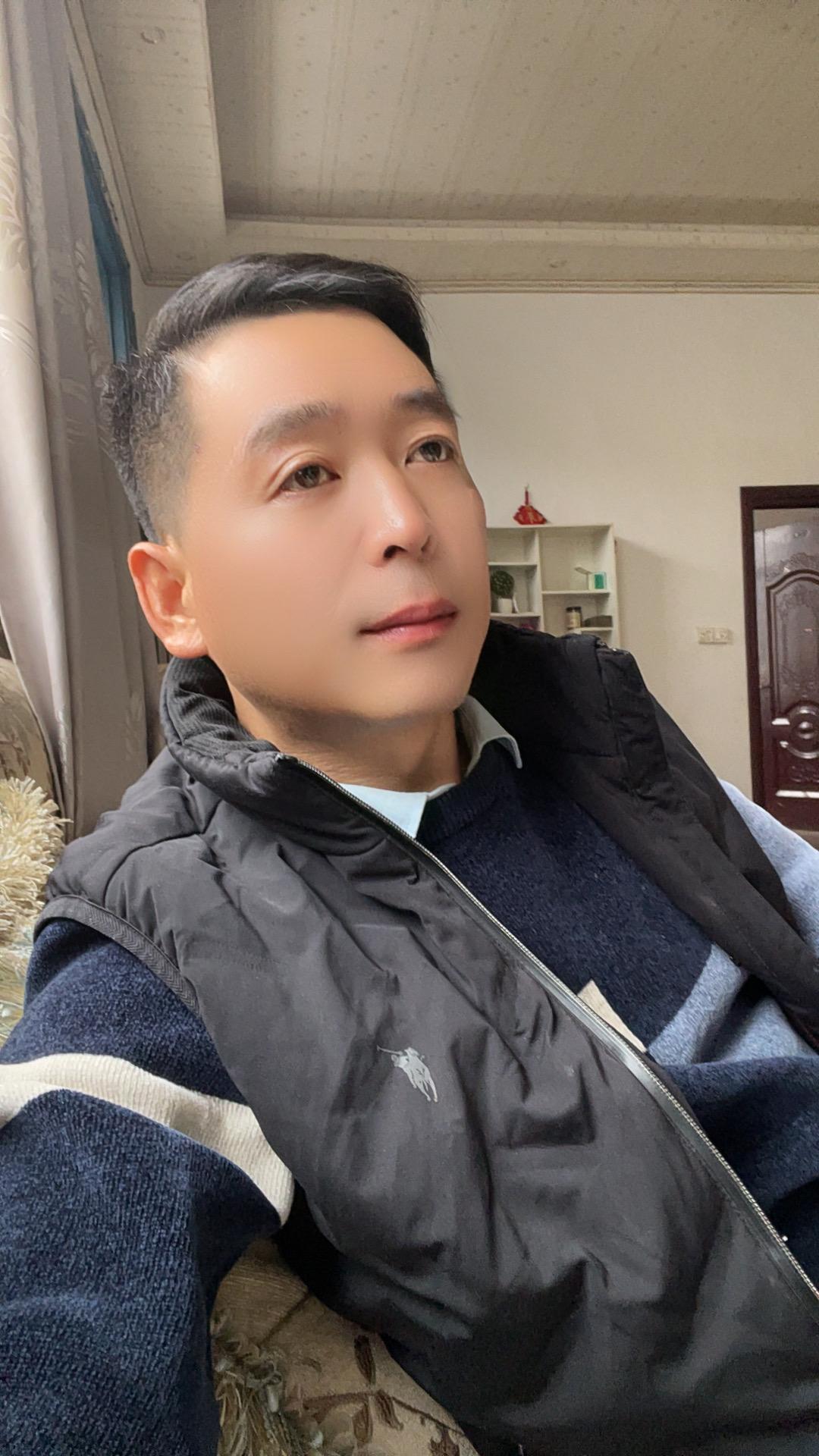 一婚也好，二婚也罢，到老才是夫妻，半路离开的都是过客。得到不算本事，守...