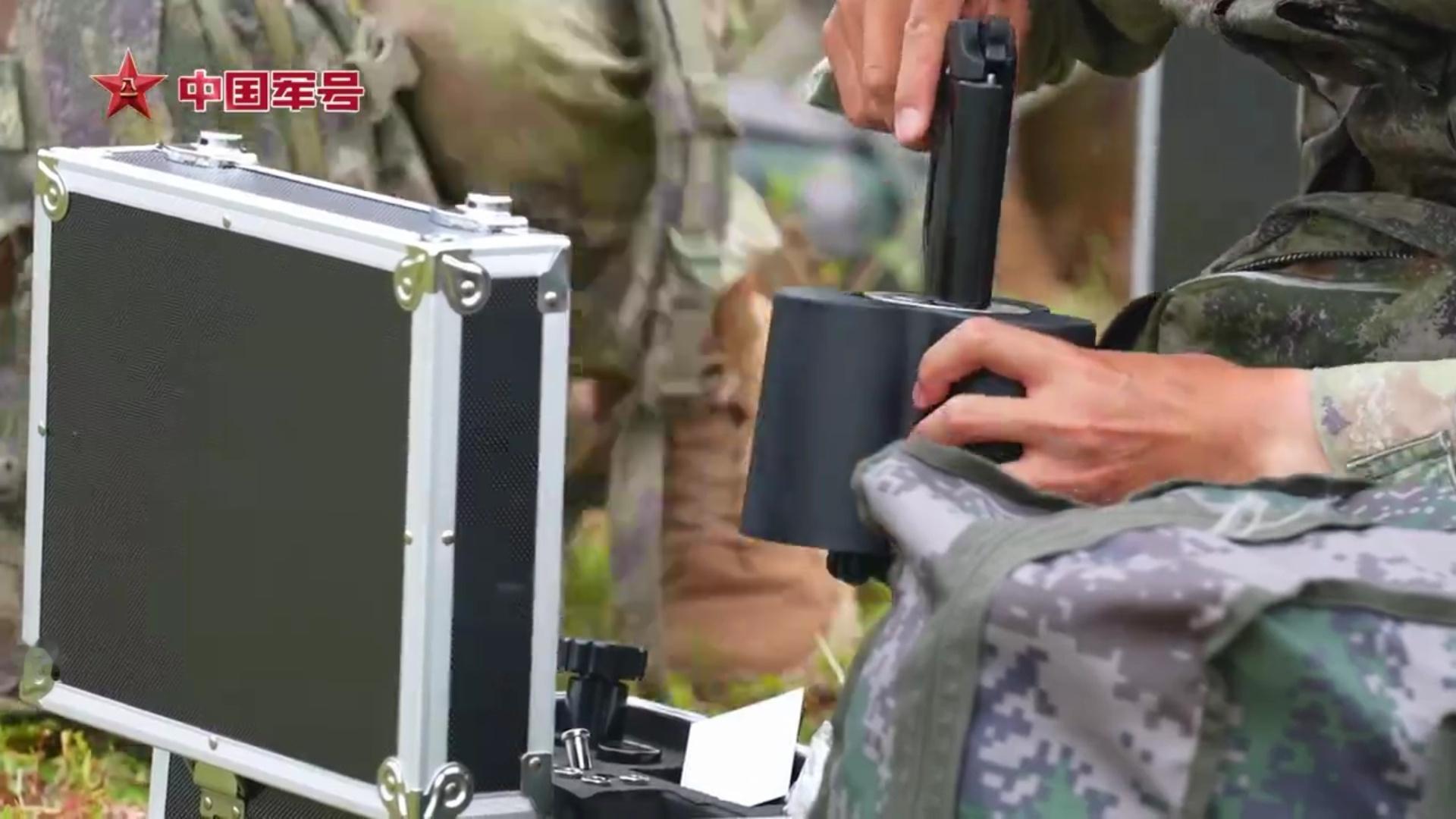 每天认识一件兵器单兵使用网枪对抗无人机 