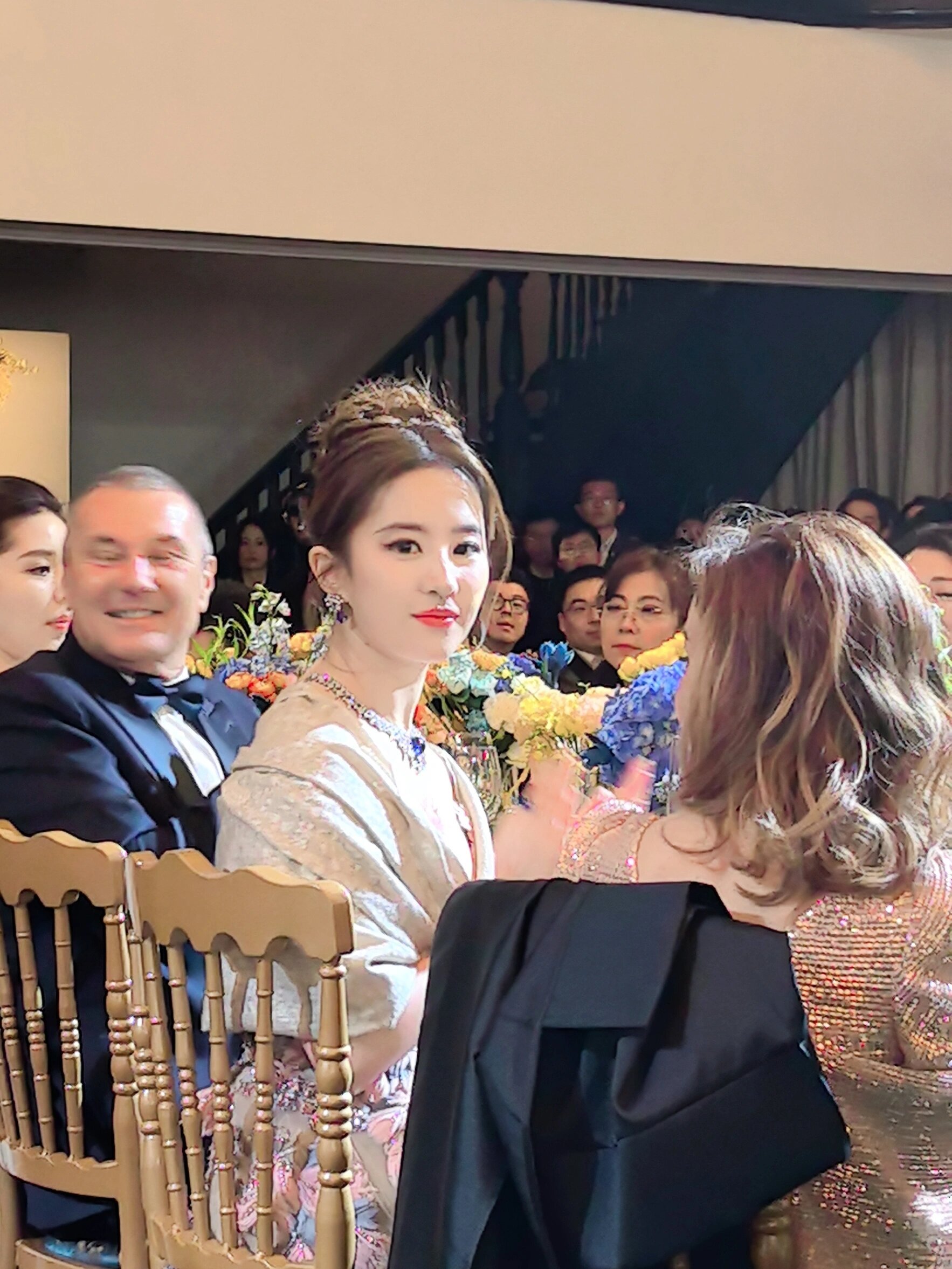 路人视角的刘亦菲，随便拍拍世界名画🎇 ​​​