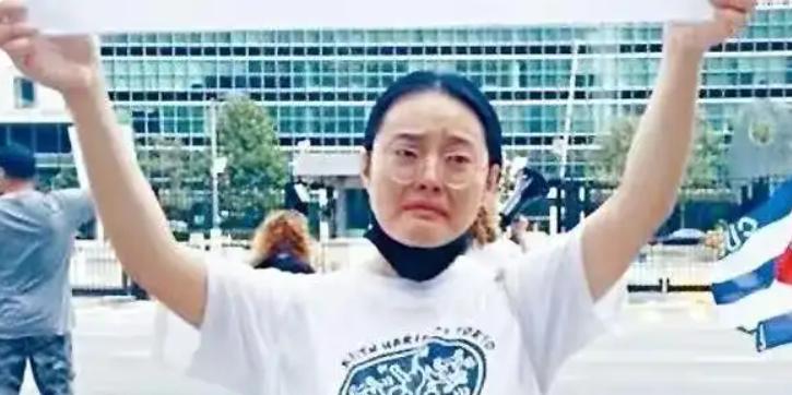 华人夫妇以“杰出人才”移民美国，身份却突然被撤。这对华人夫妇面临遣返回国。几十年