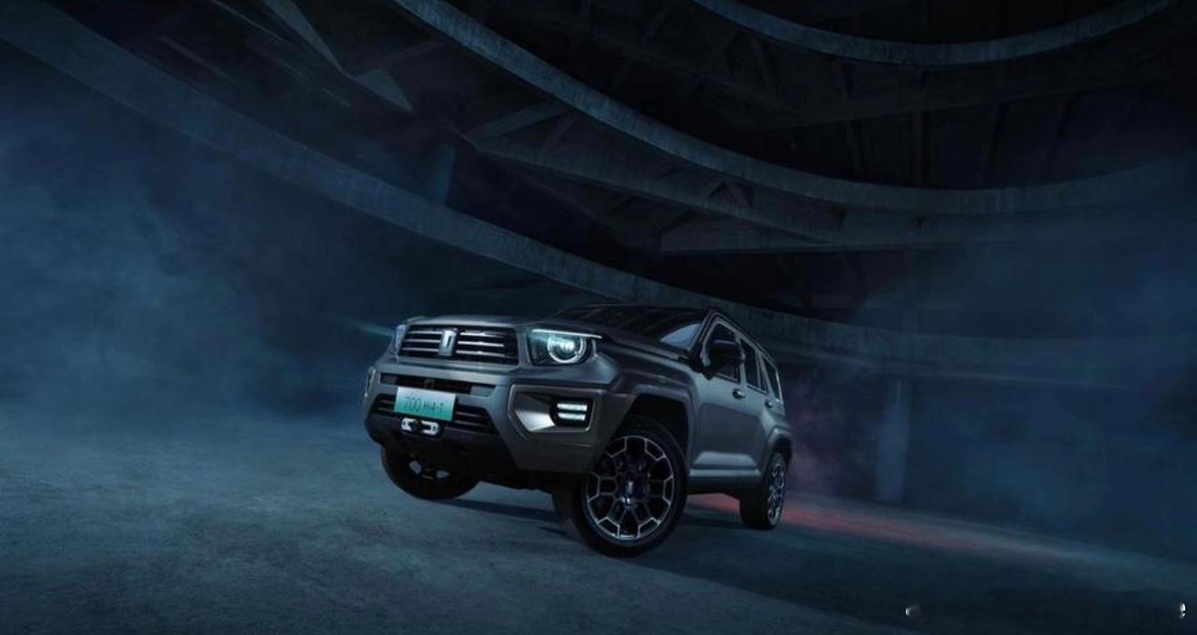 全新坦克700伴你青云直上 高级的文化表达，是克制的。以前的硬派越野（比如大G、