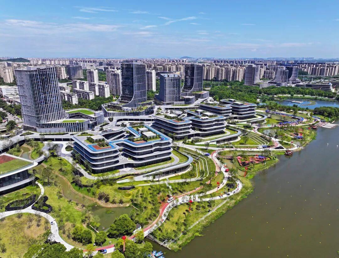 鸠江区上半年财政表现来了！

2026年1-6月鸠江区一般公共预算收入完成18.