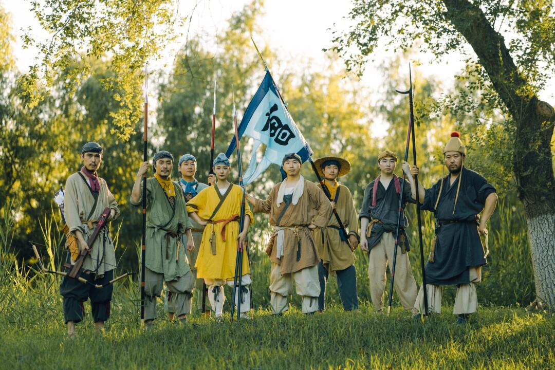 曹魏屯卒辞陇亩，旌旗直指襄樊路！