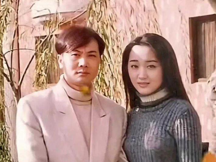 赖文峰真该低调！

当年坑惨杨钰莹了

他本来应该懂得低调。
当年那段感情，
杨