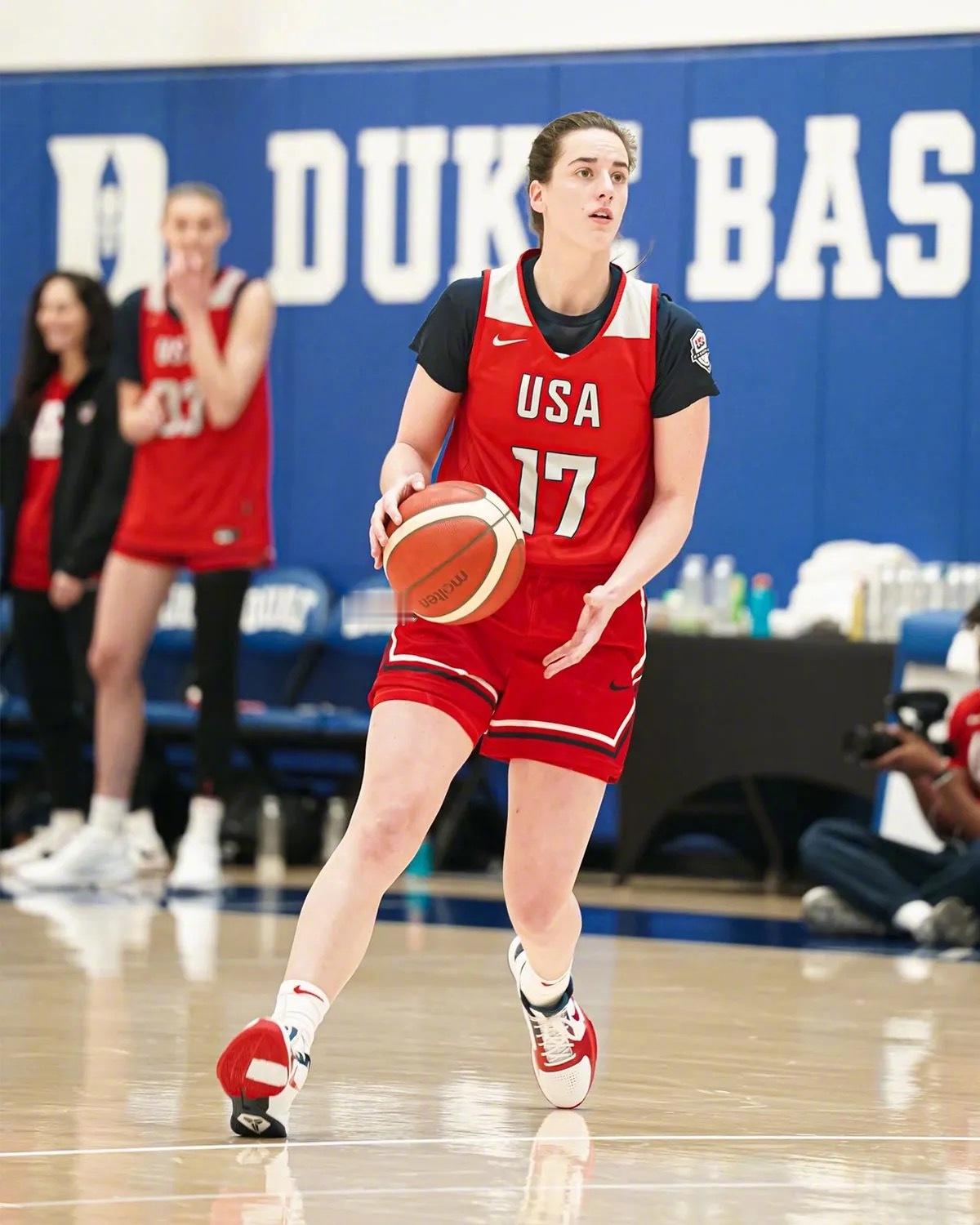 Nike Kobe 5 Protro「USA」PE凯特琳·克拉克在美国女篮训练营