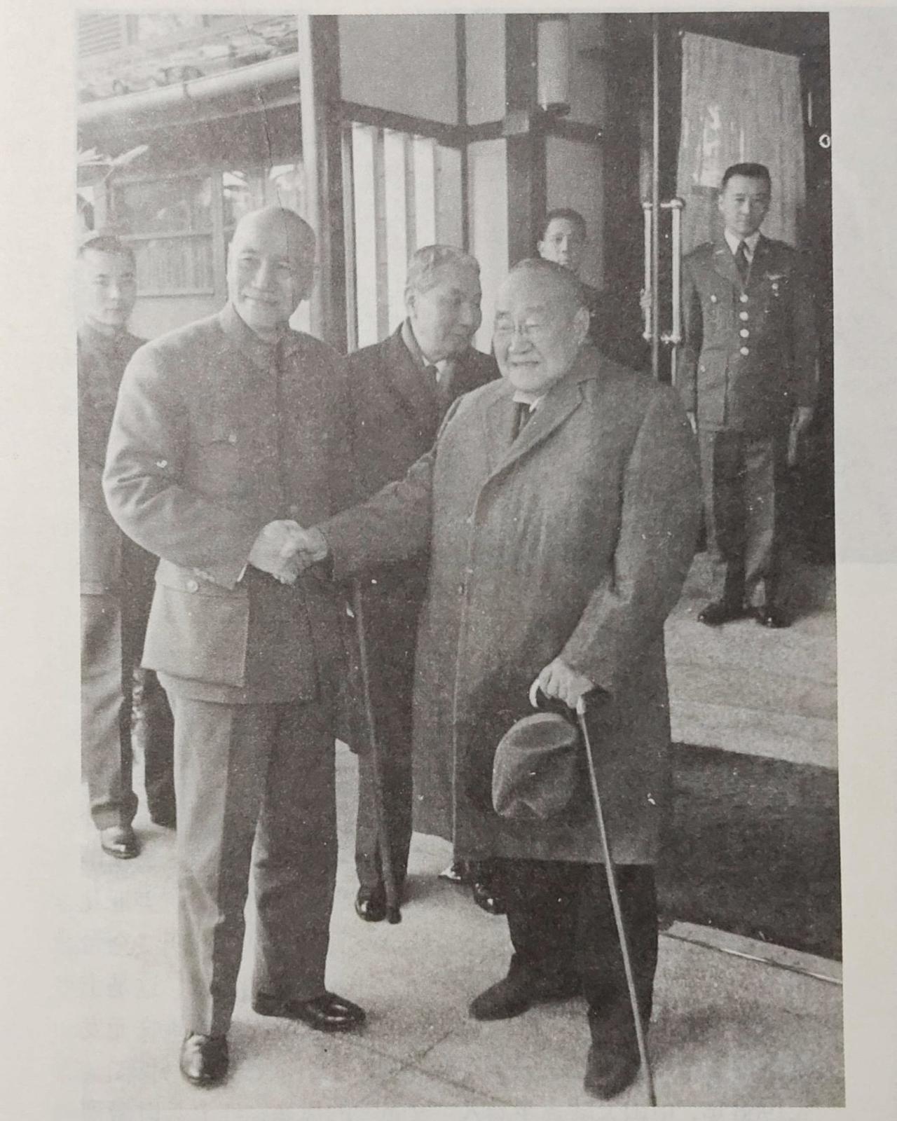 很少有人知道，二战后五度出任日本首相的吉田茂，战后首次外访的目的地，居然是台北蒋