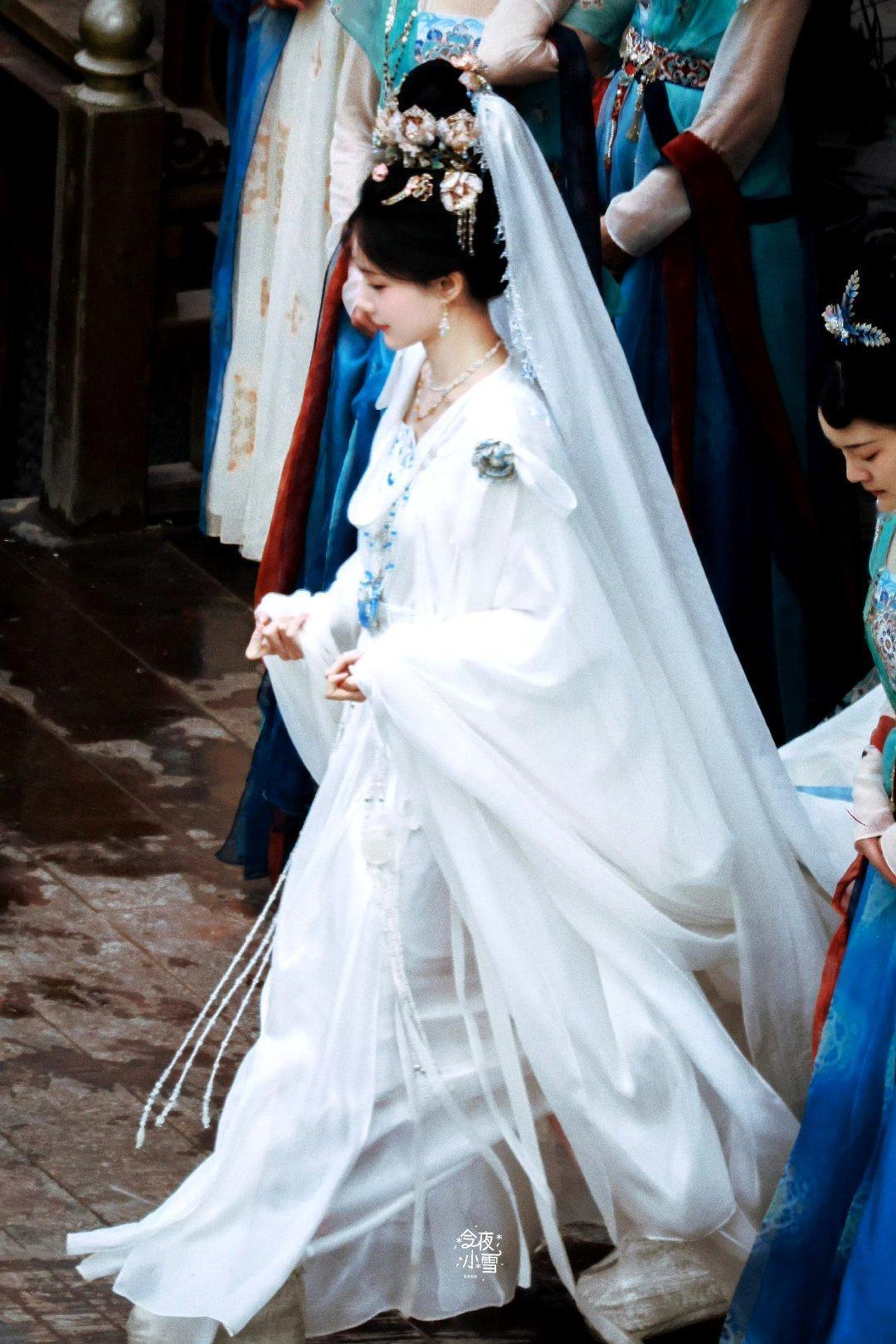 李一桐神女 今天也是被桐姐美哭的一天 
