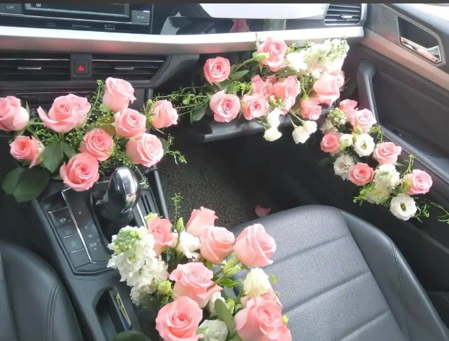 看内饰猜猜TA开什么车 现在新势力车企的内饰设计似乎越来越“殊途同归”了，大屏、