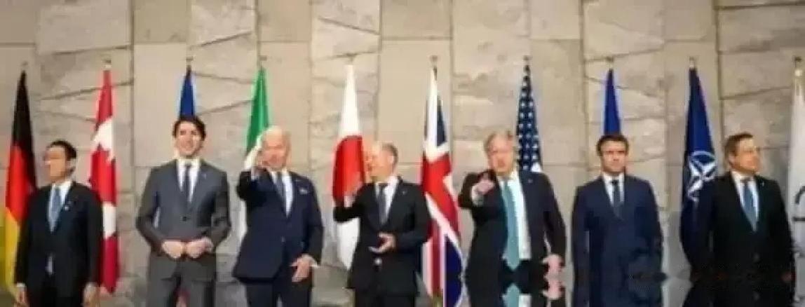 最近西方那几个老牌强国开个小会，弄得简直像是在给自己列“恐慌清单”。他们对着咱们