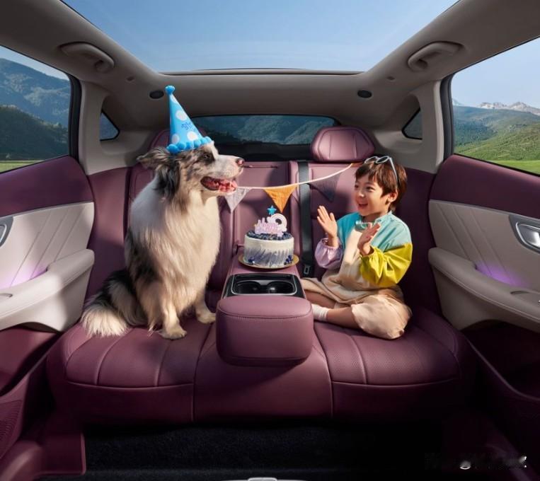 中国最赚钱的10大企业：
1、字节跳动——净利润2015亿；
2、腾讯集团——净