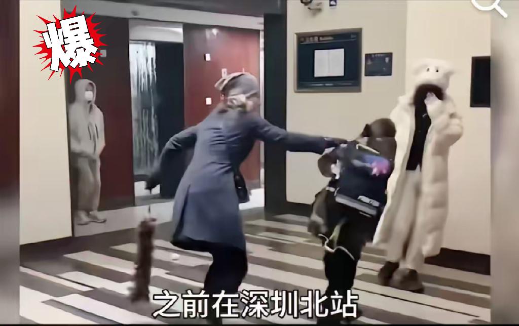 把我笑晕了，一位香港网友说，他小时候有个强烈的愿望，那就是长大了想做官，然后把从