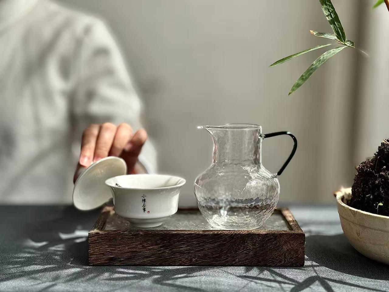 泡茶的杯子选什么比较好？
选泡茶的杯子之前，茶友们先确定自己的需求，是想精致泡，