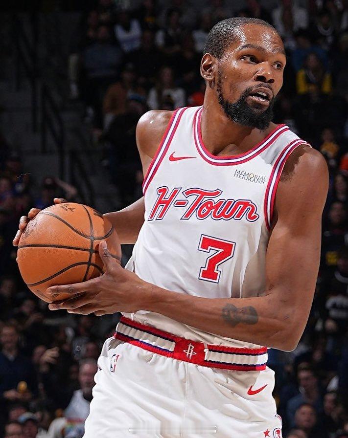 明天vs凯尔特人，杜兰特升级为大概率出战凯尔特人vs火箭休斯顿火箭杜兰特