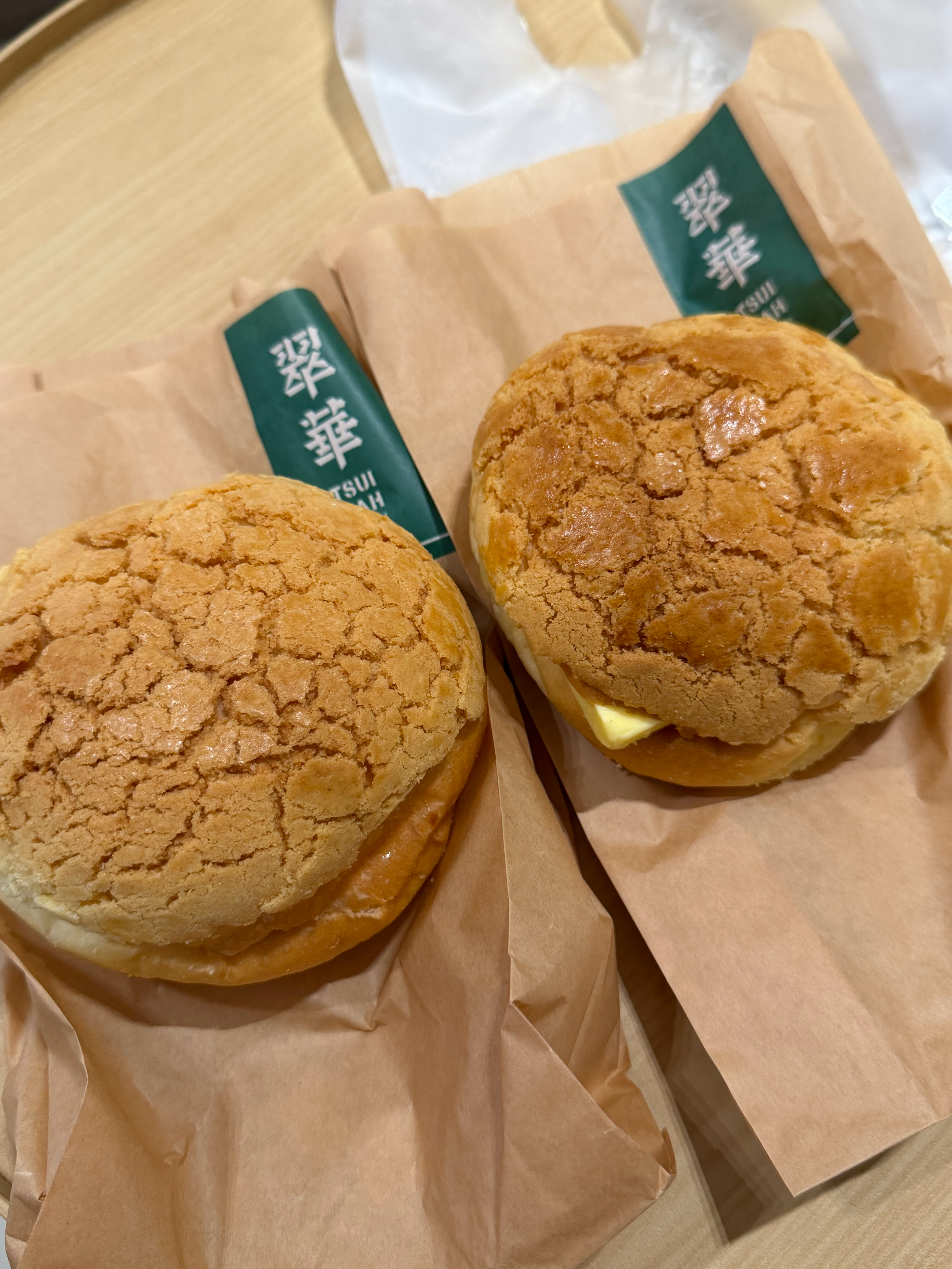 菠萝油吃了 凉茶喝了两瓶这个菠萝包也太酥脆了！！！ 