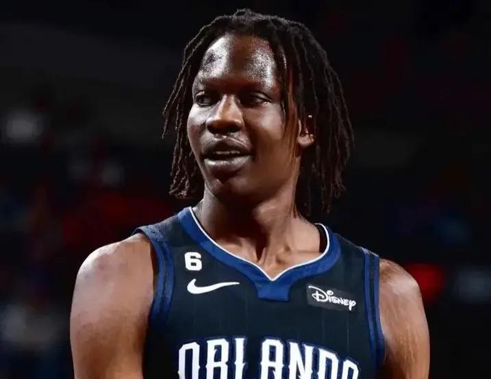 太阳签下保罗接班人，总冠军稳了！
据ESPN报道，太阳队为了找到保罗的替代者，已