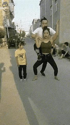 杂技之家，高手在民间，佩服佩服佩服的五体投地。