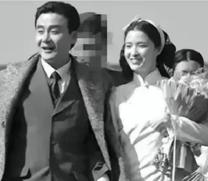 1945年，被关押6年的赵丹重见天日，他满心欢喜的找到妻子后，却发现妻子已经身怀