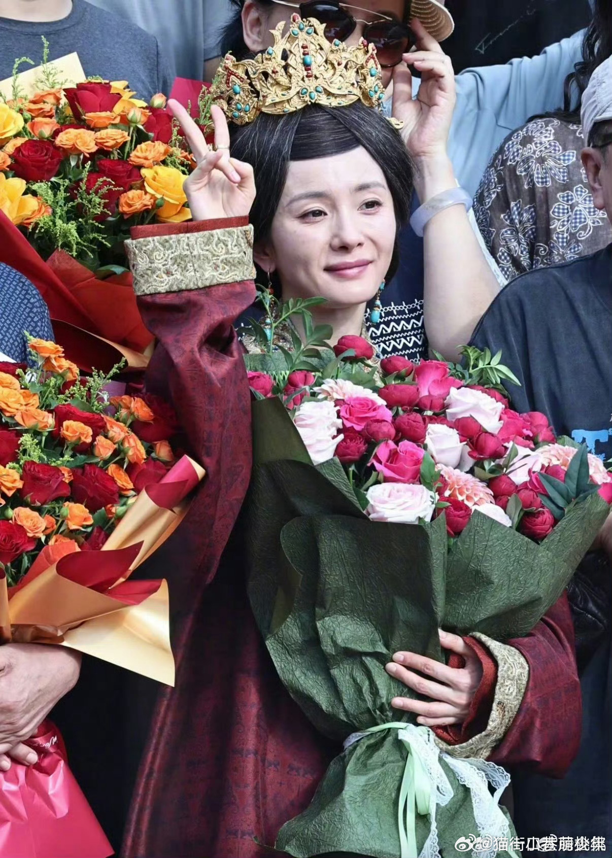 这是老年妆吗？感觉不太真实啊，就一个头发感觉老，其他跟年轻人差不多，感觉不是很贴