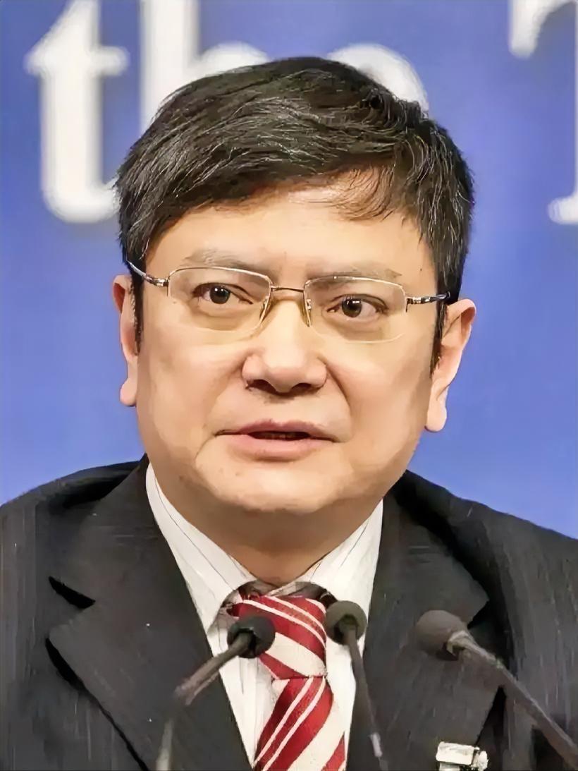 教育部出手了！

“不会英语就是文盲？”——这话听着吓人，可教育部最新回应直接打