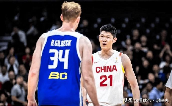 男篮两场逆转，6位主力国手已成为免检球员，场均得分排名如下：
胡金秋：17.5分