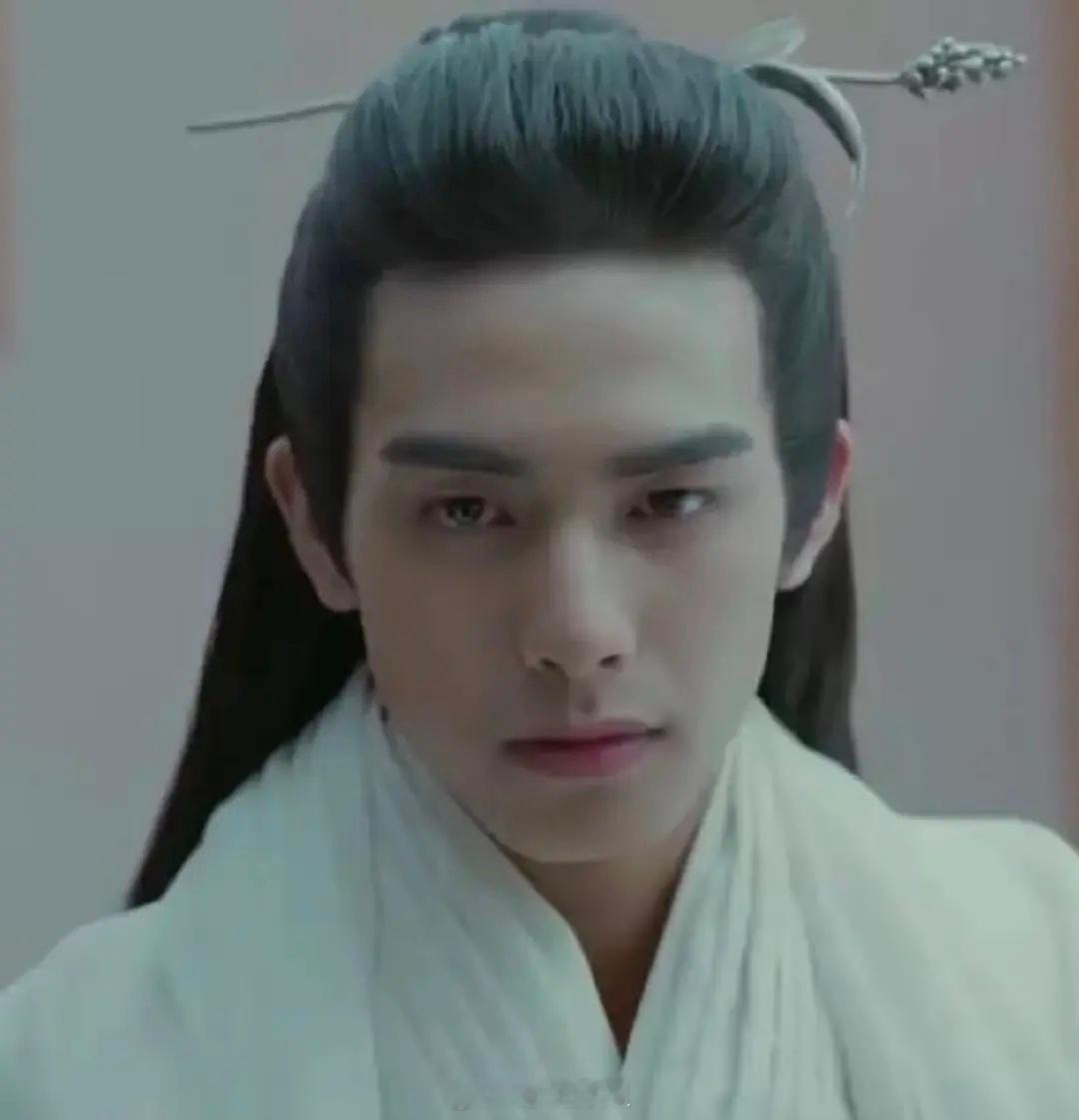 别的不说 容止这种大光明头套造型应该没几个人能撑住吧 