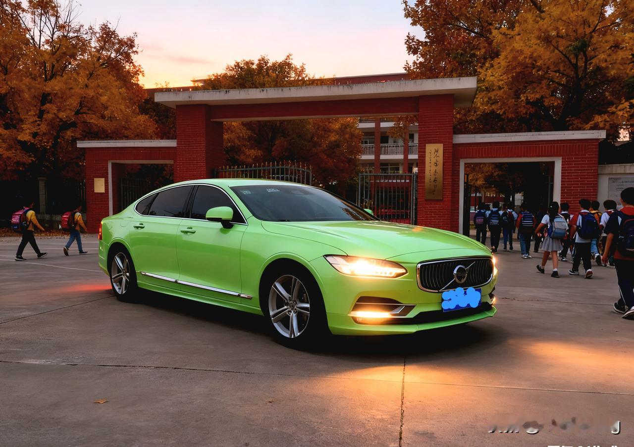 首先根据中华人民共和国民法典明确规定。不能私自停水停电，否则就是侵犯权益的行为，