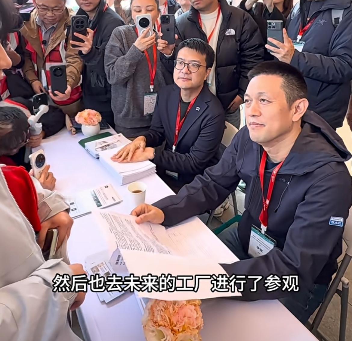 李斌不愧是车圈劳模！在中国大学生电动方程式大赛现场招聘，不浪费任何一次招聘人才的