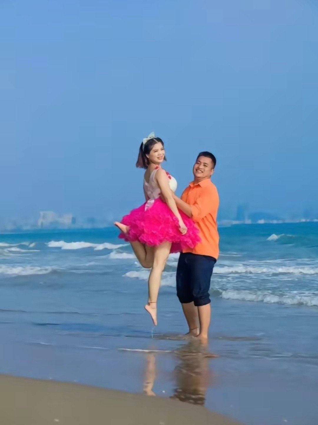 大家以前的结婚照造型都太离谱了吧哈哈哈哈哈哈哈哈哈哈哈哈哈哈 ​​​