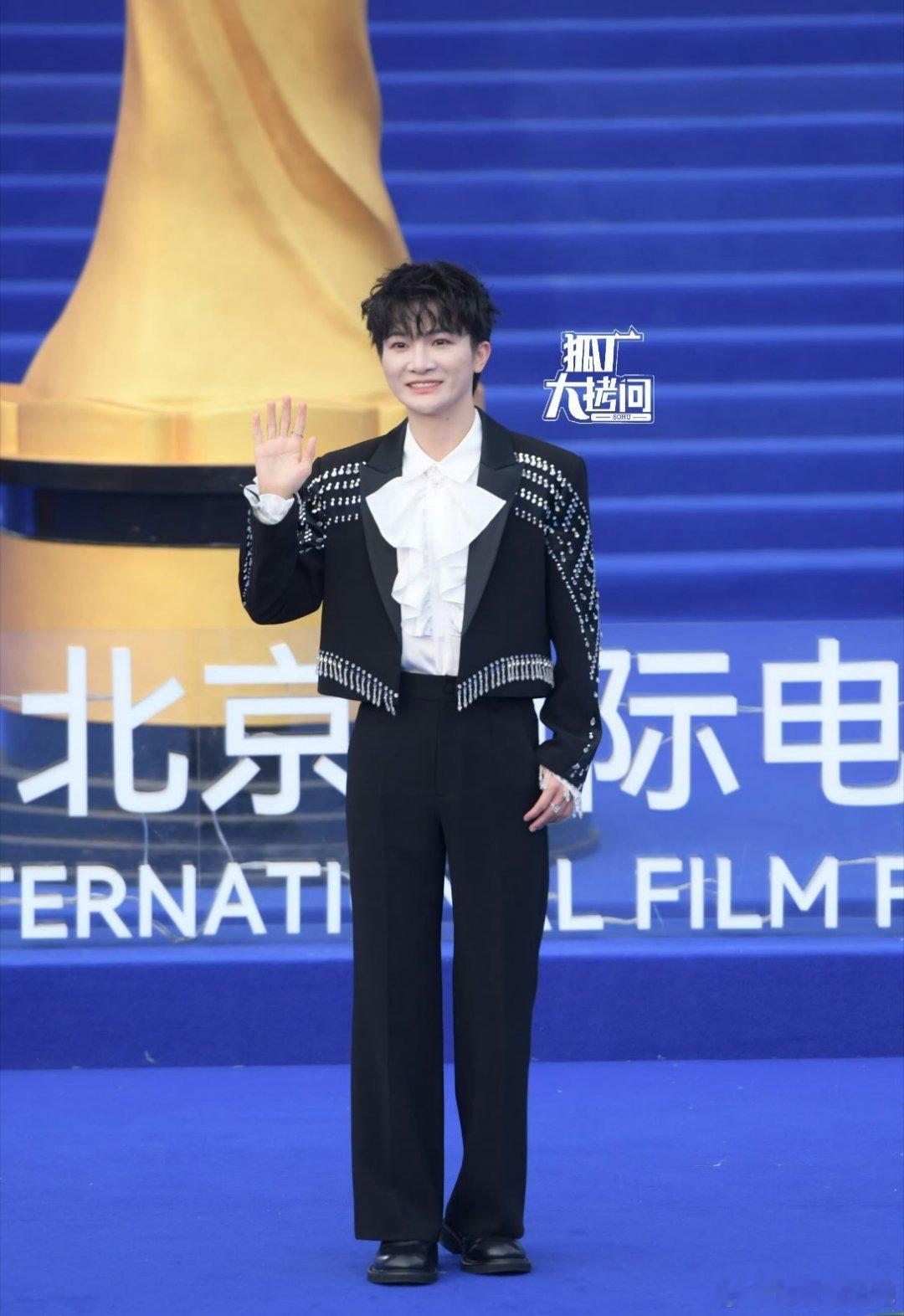 北京国际电影节闭幕式生图🈶，大家状态都超好～丁真、齐溪、蒋龙张弛、黄子弘凡、吴