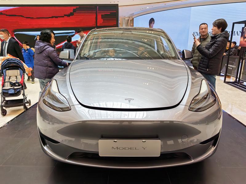 想在成都试驾特斯拉，有好去处。特斯拉成都体验店就可以，它在新都区三河街道五龙山路