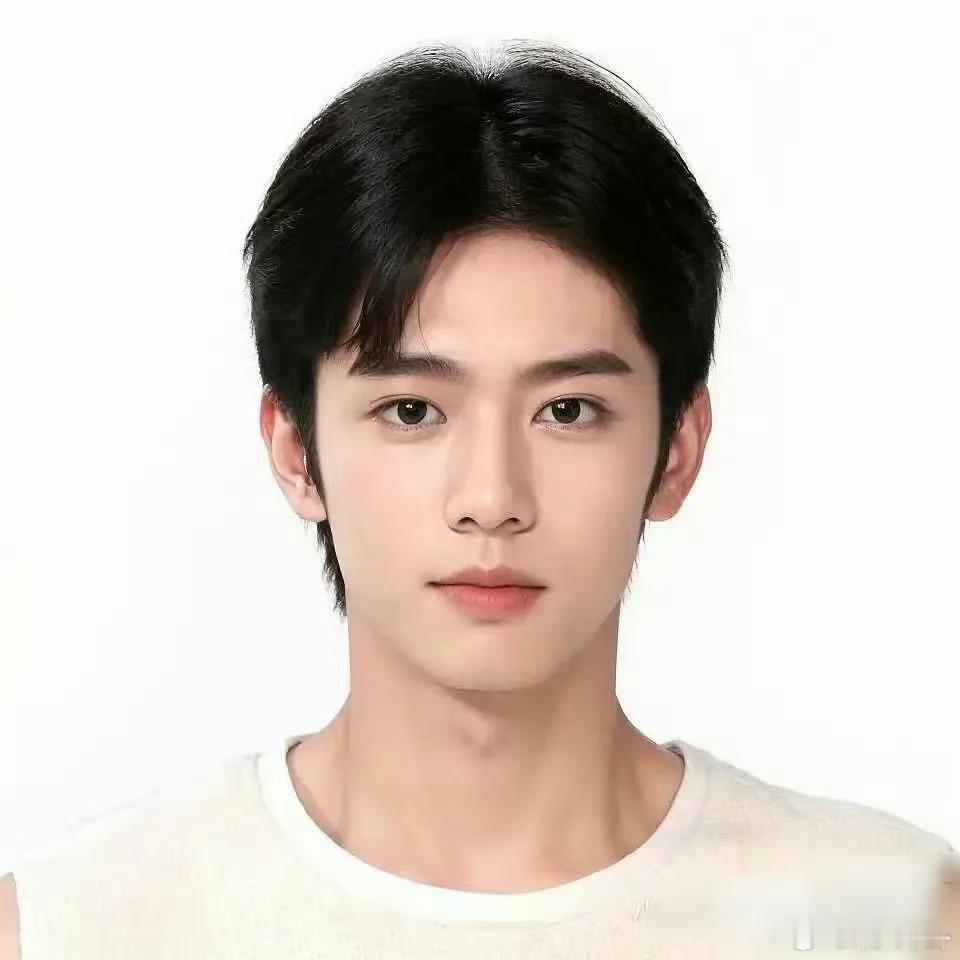 周也的男装，看到了很多人的影子[开学季] ​​​