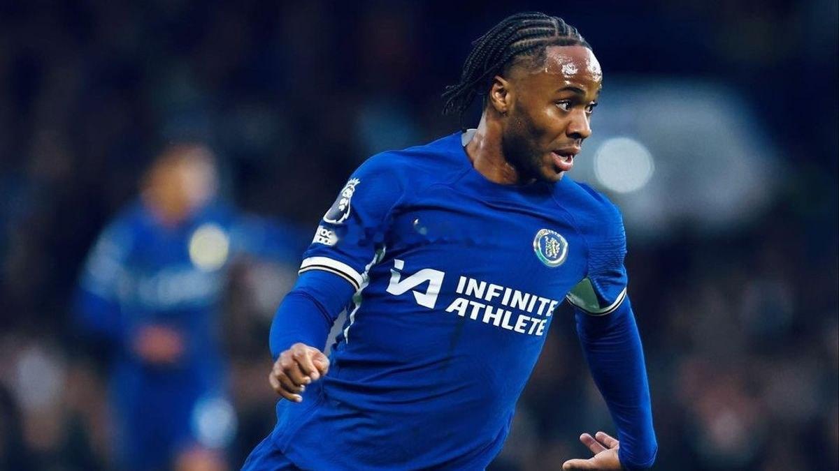 拉希姆·斯特林 与 阿森纳 达成了一个赛季的租借，在 切尔西 里两年平淡的时光，