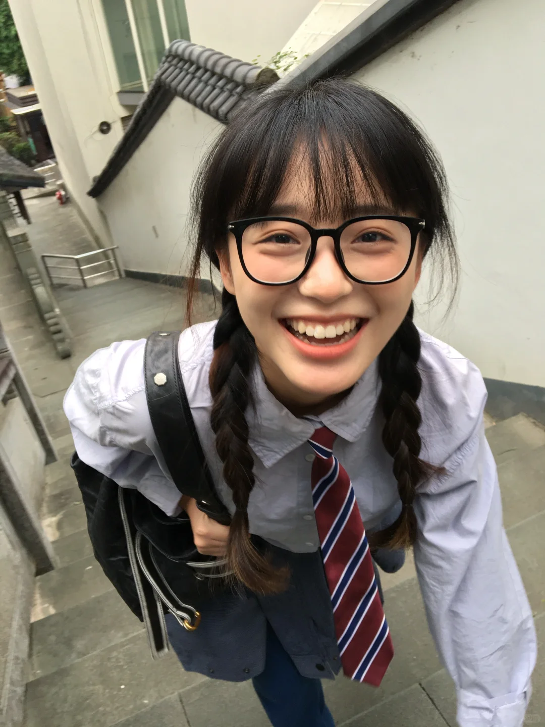 💼来接欧尼放学啦～