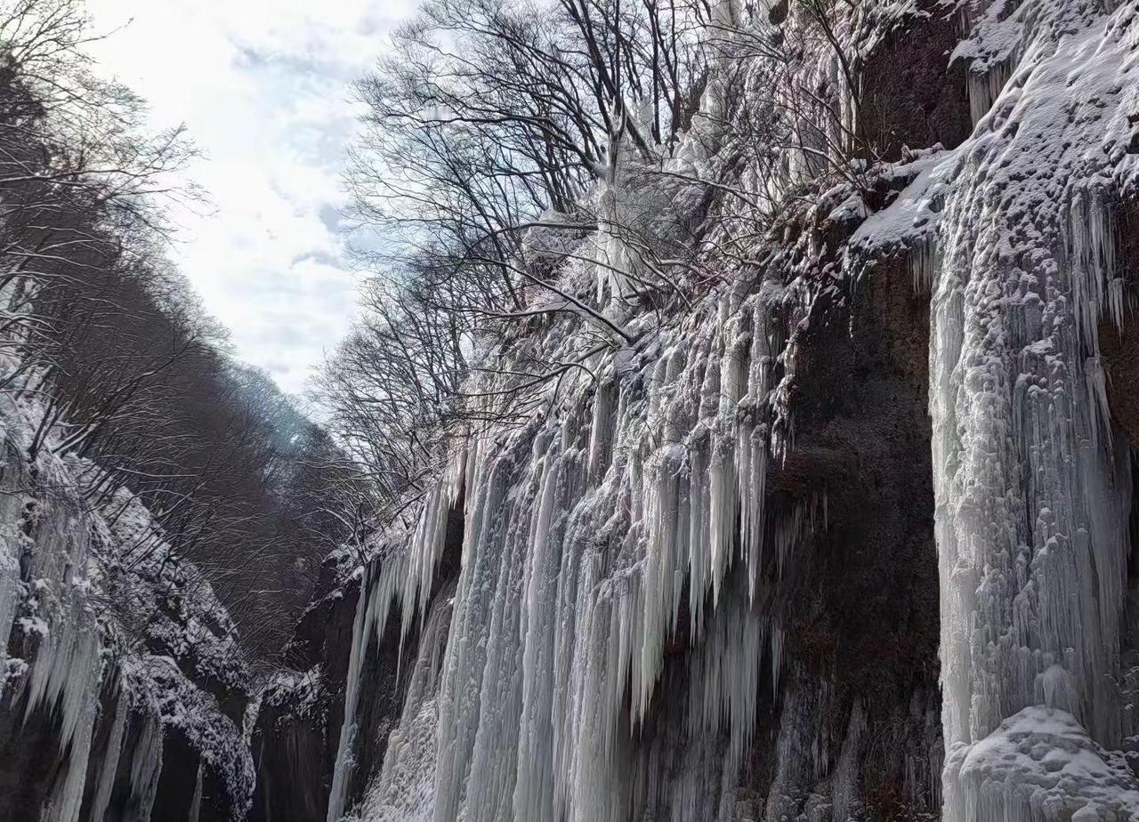 雪山爬山推荐 大自然的鬼斧神功 冬天的雪景
