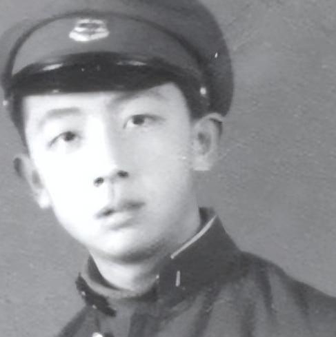 1956年，抚顺战犯管理所，大汉奸张景惠看到了自己的儿子，他一愣，因为他的儿子竟