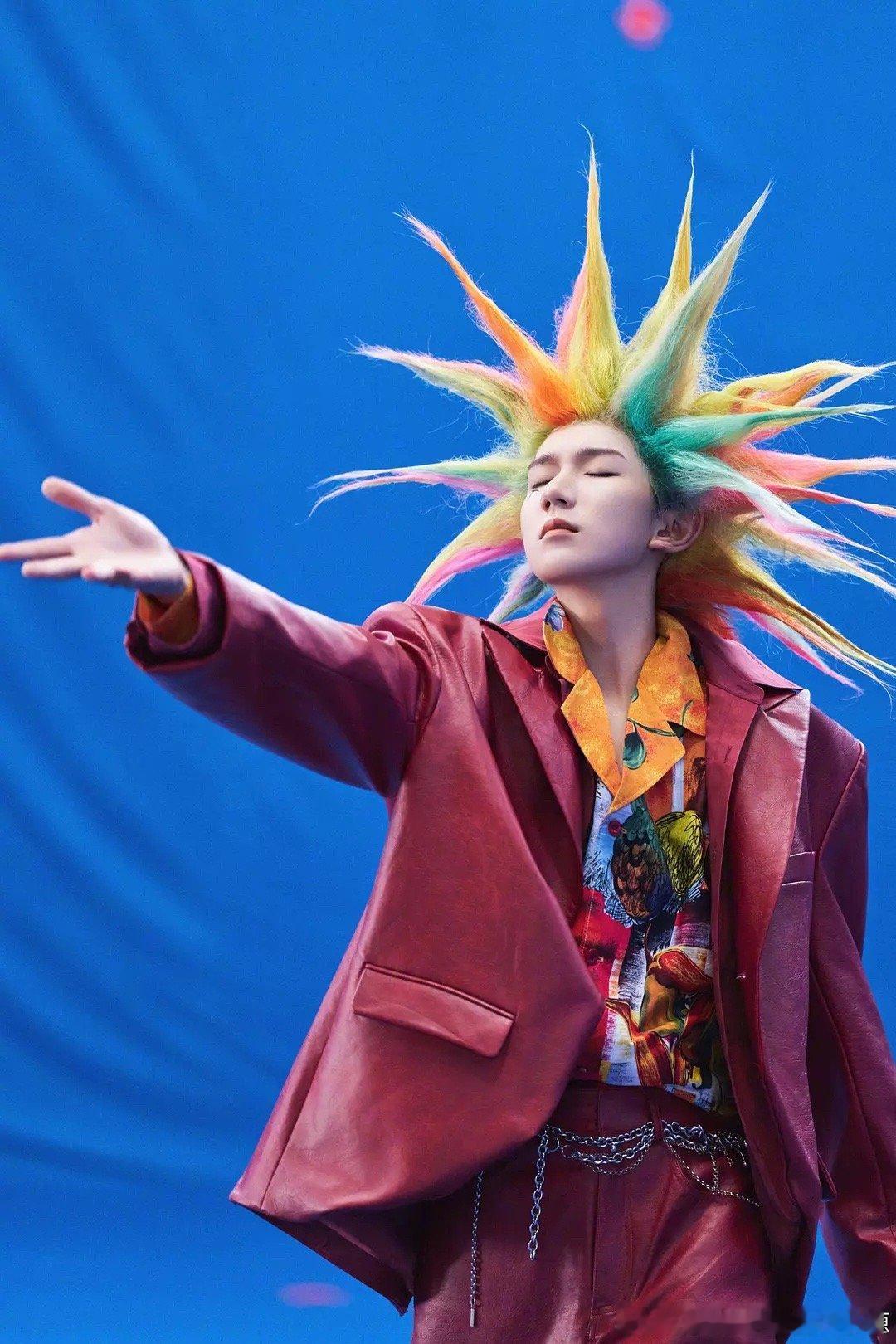 王源鸟巢马嘉祺和王源谁唱功好一点说实话 假期去上天赐不一定能比王源抗住 ​​​